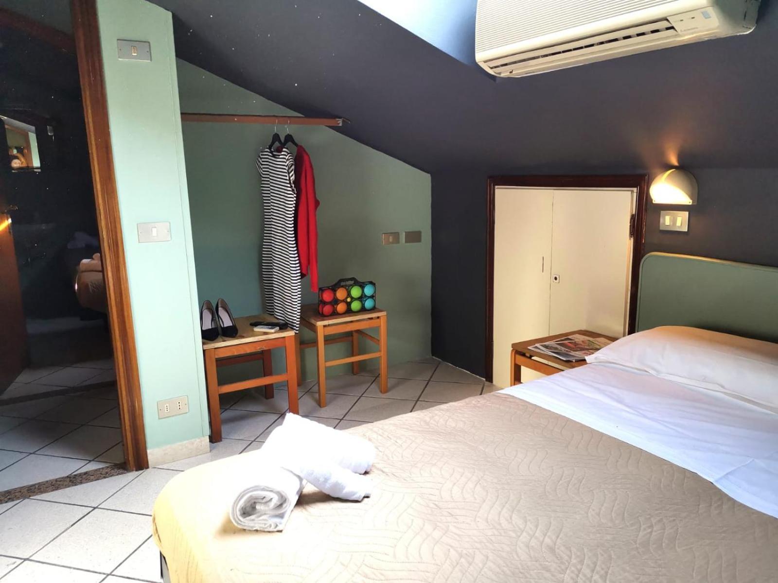 Casa Dorita - Free Breakfast Corner 8-12 Hotel Cervia Phòng bức ảnh